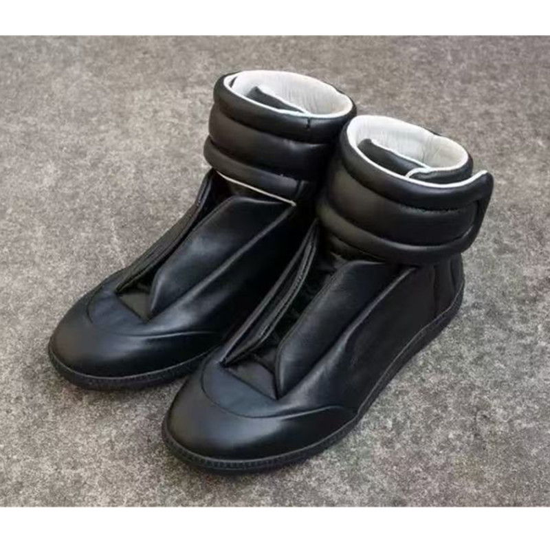 女性用フューチャリスティックなスリッポンハイカットアンクルブ - Street Fashion Female のレビューと価格